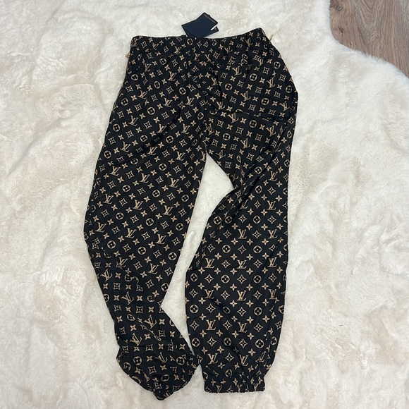 Louis Vuitton RARE LV Monogram Nylon Joggers - Picture 11 of 13